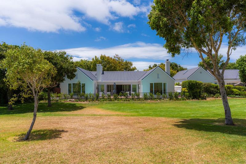 To Let 5 Bedroom Property for Rent in Steenberg Estate Western Cape